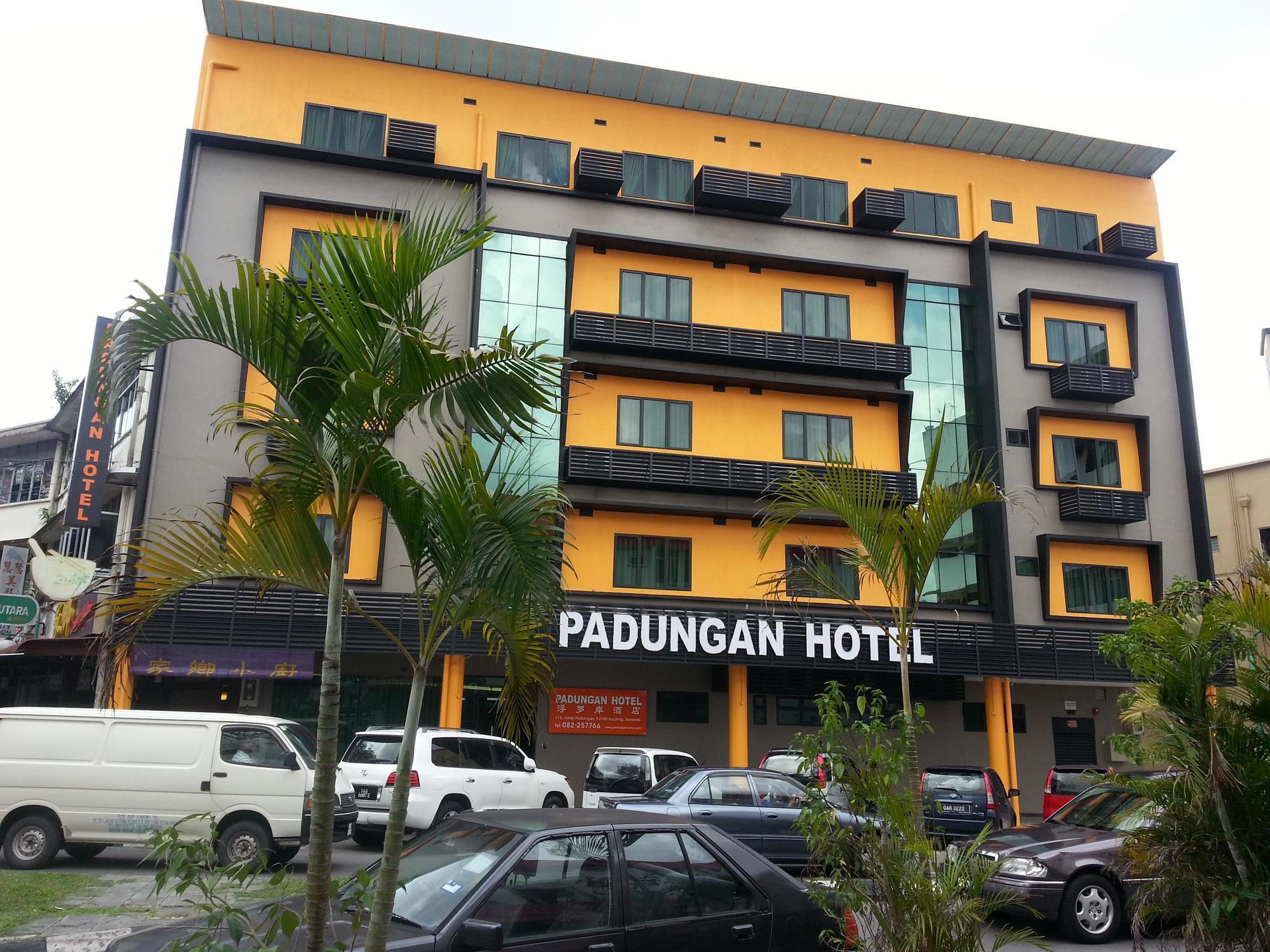 Padungan Hotel Kuching Extérieur photo