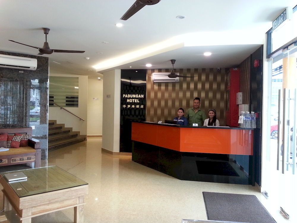 Padungan Hotel Kuching Extérieur photo